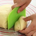 2 Pieces Dough Scraper Bowl Scraper Food-Safe Plastic Dough Cutter Flexible Plastic Scraper Practical Bench Scraper. 