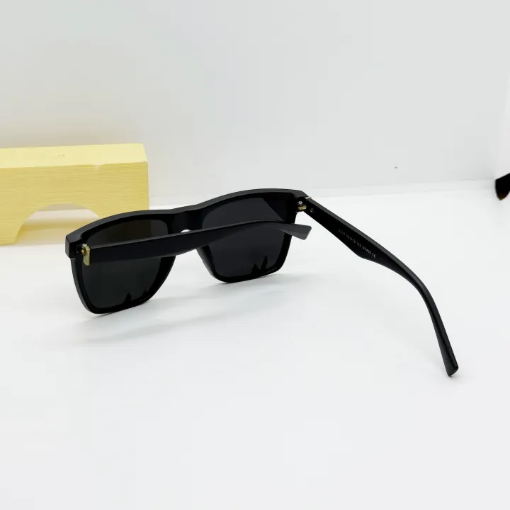New%20Fashionable%20Square%20Black%20Lens%20Sunglasses%20with%20Carbon%20Fiber%20Frame%20for%20Men%20-%20Elegant%20Eyewear%20with%20Free%20Chain%20Cover%20-%20Image%203