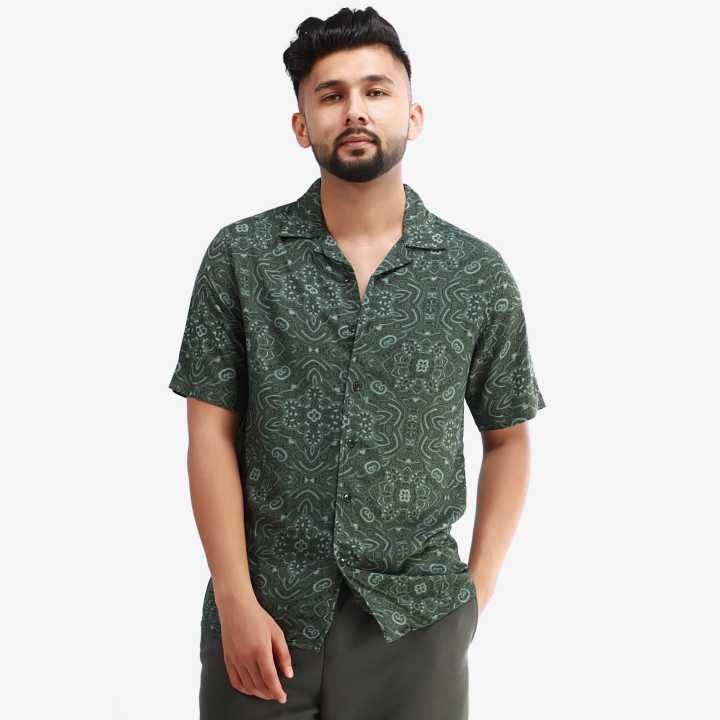 Yuva Clothing's Green Color Hawaiian Lyocell Slim Fit Half Sleeve Paisley Summer Printed Shirt For Men