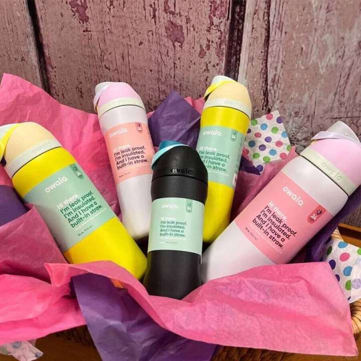 Owala%20Insulated%20Stainless%20Steel%20Bottle%20with%20Straw,%20BPA-Free%20Sports%20Water%20Bottle,%20Great%20for%20Travel,%2024Oz/32%20Oz,%20-%20Image%205