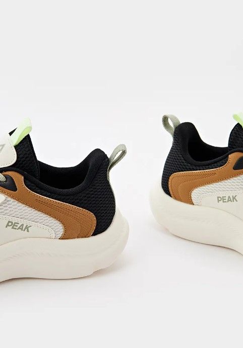 Peak%20Canvas%20White%20Cross%20Training%20Shoes%20For%20Men%20E241507J%20-%20Image%204