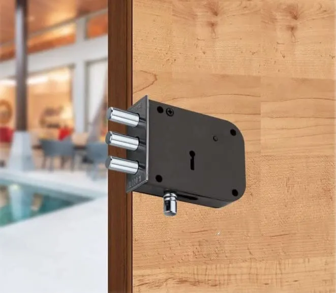 Bullet%202-1%20100MM%20Heavy%20Main%20Door%20Lock%20with%203%20Solid%20Bullet%20&%206%20Levers%20Lock%20100mm%20Double%20Action%20Locking%20with%202%20Chrome%20Finish%20Keys%20-%20Image%204