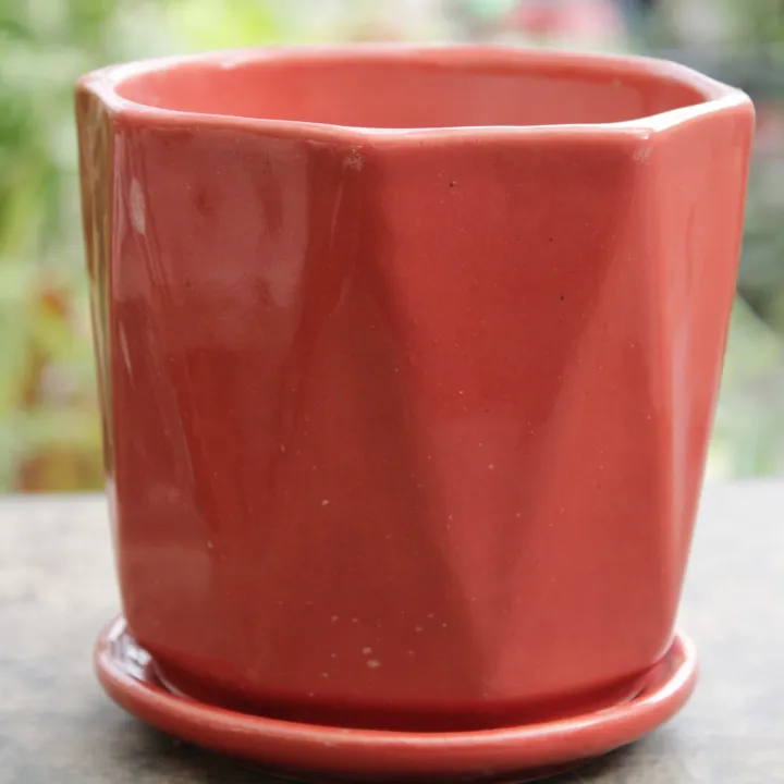 Maroon%20Triangle%20Pattern%20Ceramic%20Pot%20With%20Plate%209X8Inch%20-%20Image%204