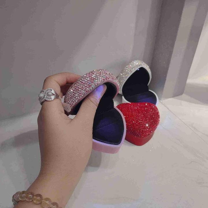 Proposal%20ring%20box%20High-quality%20ring%20box%20Compact%20ring%20box%20Secure%20closure%20ring%20box%20Wedding%20ceremony%20exchange%20Ceremony%20Flip%20Pair%20ring%20jewelry%20box%20for%20Engagement%20ring%20box%20Anniversary%20gift%20ring%20box%20-%20Image%203