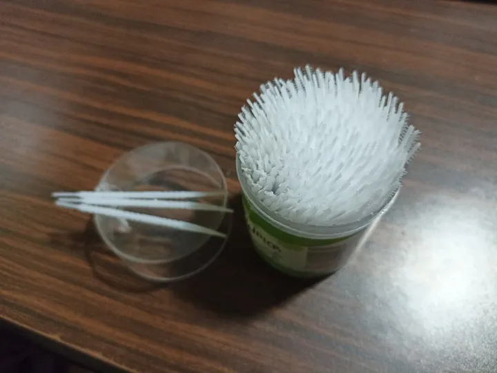 Tooth%20Pick%20(Plastic)%20-%20Image%203