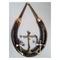 OUMERY Horseshoe Nail Crucifix Wall Decoration Decorative Horseshoe Wall Crucifix - Rustic Spiritual Art Sculpture. 