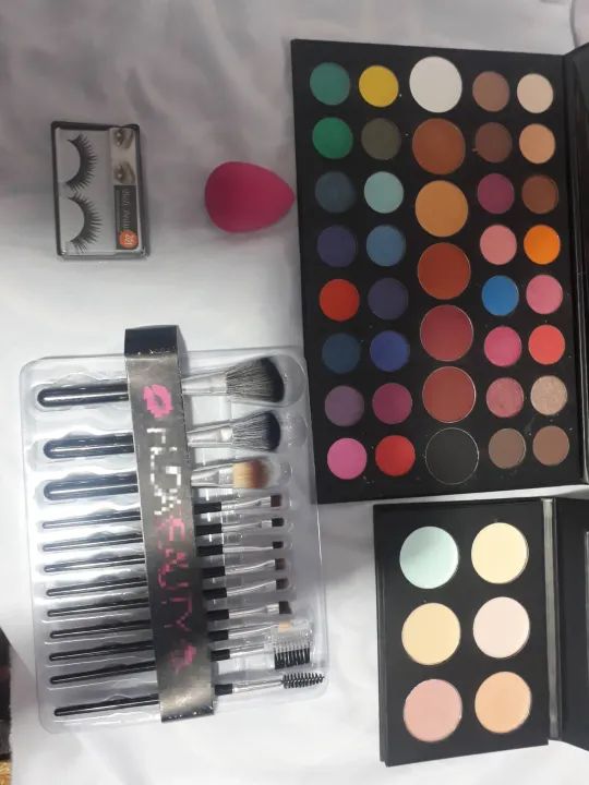 Makeup%20Set%20Combo%20-%20Image%203