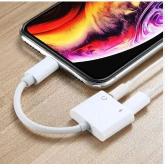 Hoco%202%20in%201%20Lightning%20to%203.5mm%20Earphone%20Audio%20&%20Charger%20Splitter%20Adapter%20-%20Image%202