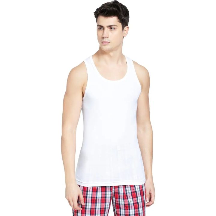 Jockey%20FP04%20Men's%20Super%20Combed%20Cotton%20Rib%20Round%20Neck%20Sleeveless%20Vest%20-%20Image%204