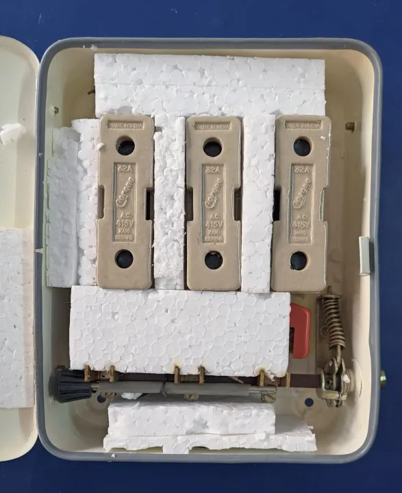 Corona%20electric%20Main%20switch%20box%20Control%20Panel%20Three%20Phase%20(32%20Amp%20&%20415%20Volts)%20-%20Image%203