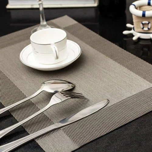 Set%20Of%206%20Plastic%20Dining%20Table%20Mats%20-%20Table%20Placemats%20For%20Home%20And%20Dining%20Decor%20-%20Image%204