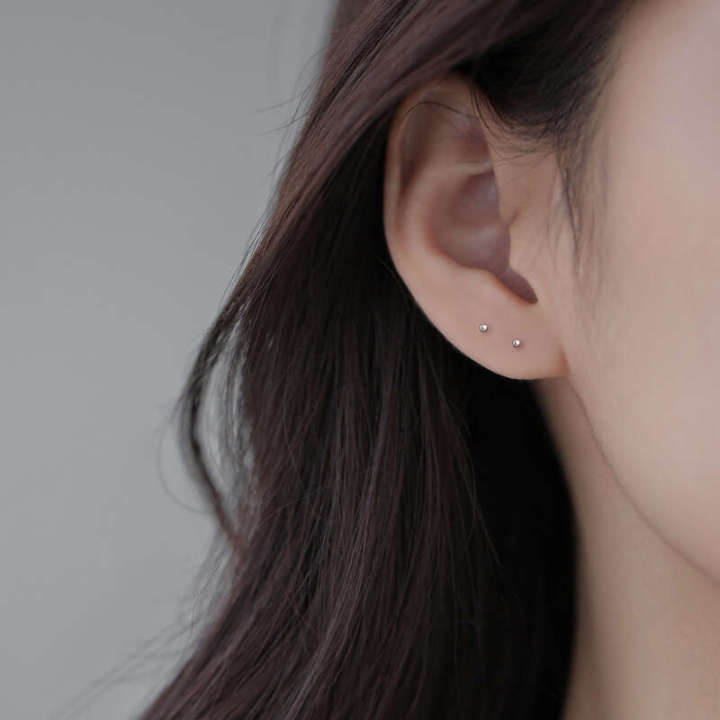 Gan%20Jia%20999%20Pure%20Sier%20Earrings%20Simple%20Double-Headed%20Studs%20Ear%20Rods%20No%20Need%20to%20Remove%20While%20Sleeping%20Basic%20Jewelry%20for%20Men%20and%20Women%20-%20Image%204