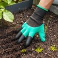 Garden Gloves With Claws For Digging & Planting. 