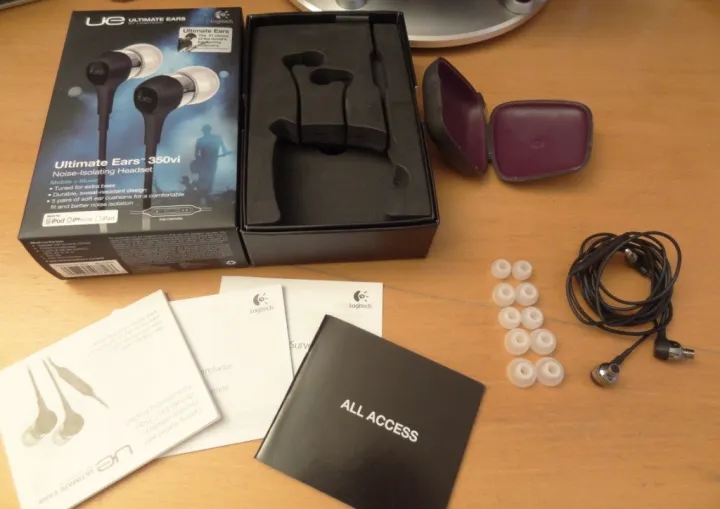 Logitech%20Ultimate%20Ears%20350vi%20Music%20Earphones%20with%20Noise%20cancelling%20and%20control%20buttons%20-%20Image%205