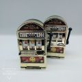 Cross-border children's handheld lottery machine mini winning game machine for export model gift toys. 