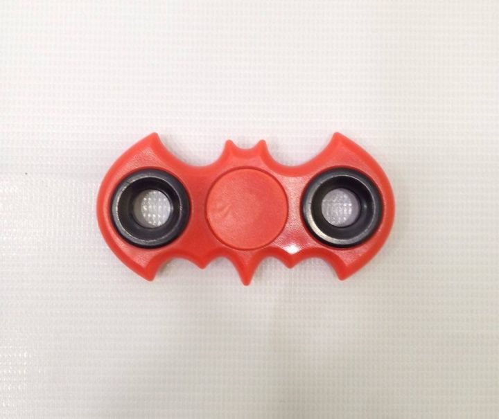 Fidget%20Spinner%20-%20Batman%20Themed%20-%20Metal%20-%20Blue%20Coloured%20with%20RGB%20Light%20Circles%20-%20Image%209