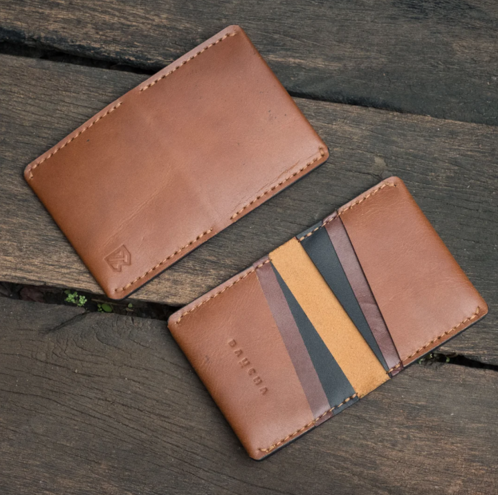 Baucha%20%7C%20Flamboyant%20Card%20Holder%20%7C%20Unisex%20Design%20%7C%20Handcrafted%20with%20Original%20Leather%20-%20Image%205