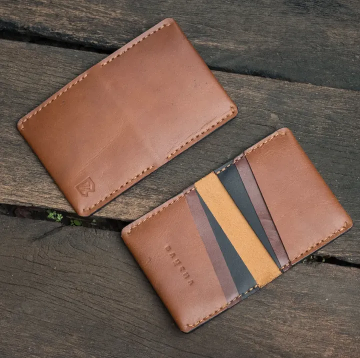 Baucha%20%7C%20Flamboyant%20Card%20Holder%20%7C%20Unisex%20Design%20%7C%20Handcrafted%20with%20Original%20Leather%20-%20Image%205
