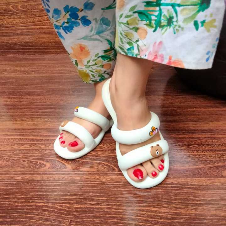 Trendy%20Deluxe%20chappal%20for%20Females,%20Latest%20design%20slippers%20for%20Women,%20Low%20price%20ladies%20chappal%20of%20Deluxe%20Shoes%20-%20Image%203