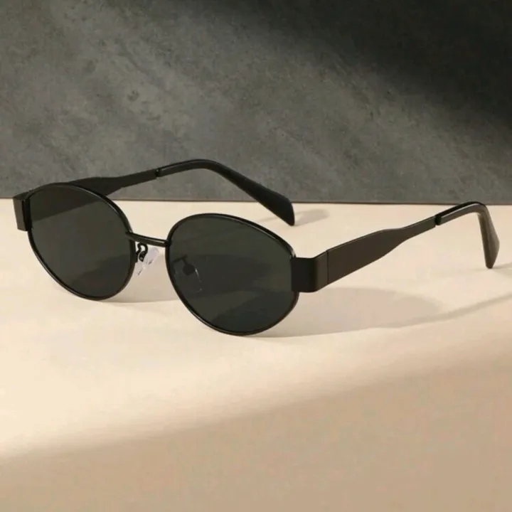 Zoo%20Shades%20Oval%20%20Size%20Square%20%20Golden%20Black%20Sunglasses%20For%20Women%20-%20Image%204