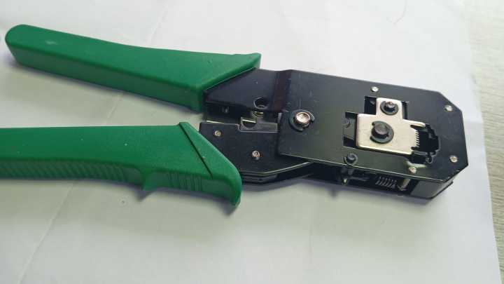 Professional%20Clamper%208P/RJ-45%20and%206P/RJ-12,%20Ethernet%20Telephone%20Cable%20Crimp,%20Cut,%20and%20Strip%20Tool%202%20IN%201%20CLAMPER%20RJ45%20CRIMPING%20TOOLS%20Networking%20and%20Clamper%20Tool%20TY-318%20-%20Image%203