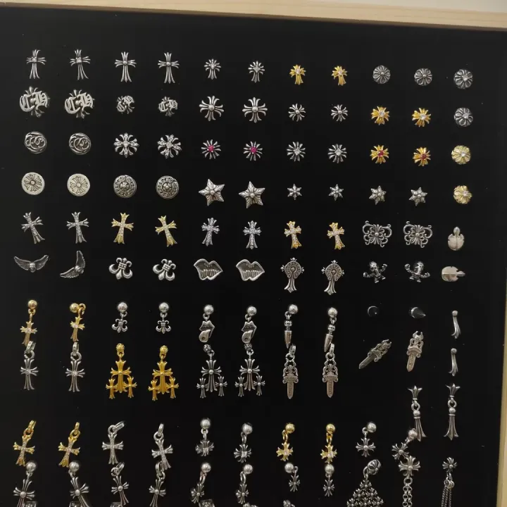 Trendy%20brand%20CH%20Croling%20old-fashioned%20vintage%20Thai%20silver%20with%20diamond%20cross%20flower%20Scout%20flower%20stud%20earrings%20collection%20of%20men%20and%20women%20925%20silver%20needles%20-%20Image%202