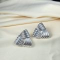 【Trendy designs】2024 Niche Elegant Vintage Feather Earrings Golden Stripe Wrapped Triangle Stud. 