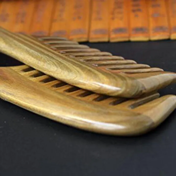 OUMERY%20Wide%20Tooth%20Natural%20Sandalwood%20Hair%20Comb-%20No%20Static%20Wooden%20Detangling%20Comb%20with%20Smooth%20Handle%20for%20Thick%20Curly%20Wavy%20Hair%20-%20Image%206