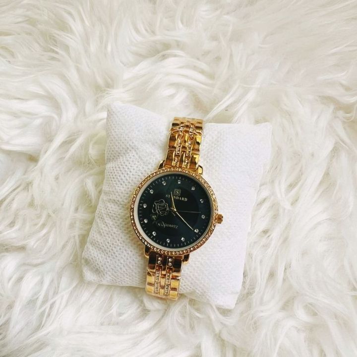 Quartz%20Waterproof%20Golden%20Watch%20For%20Women%20-%20Image%203