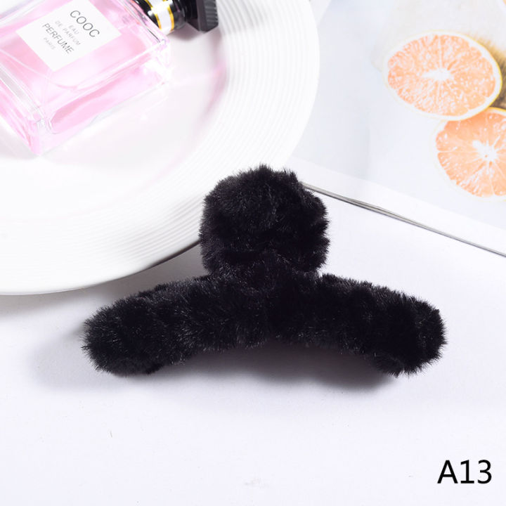 Women%20Hair%20Claw%20Plush%20Clip%20Cute%20Korean%20Fall%20Winter%20Solid%20Elegant%20Acrylic%20Furry%20Accessories%20Girls%20Faux%20Fur%20Hair%20Clamp%20Claw%20Clip%20Conbo%20-%20Image%204