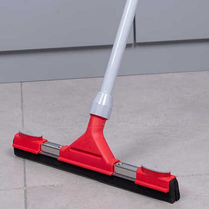 Liao%20Floor%20Squeezer%20Blade%20Wiper%20with%20Aluminium%20Handle%20-%20Image%205
