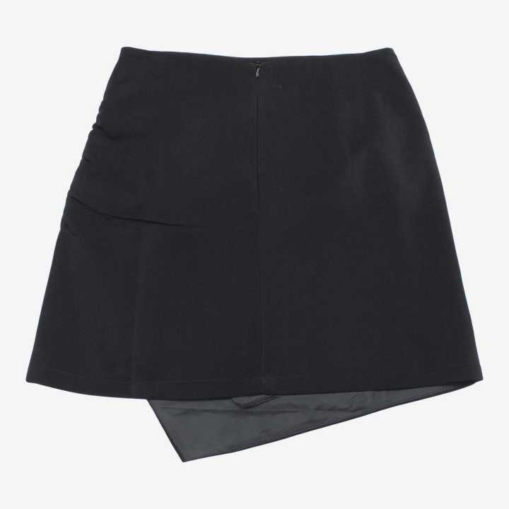 Black%20Plain%20Design%20Skirt%20For%20Women%20-%20Image%204