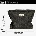 Coin Purse Portable Women's Makeup Bag Large Capacity Embroidery Clutch Bag with Zipper Colorful Toiletry Bag Washbag. 