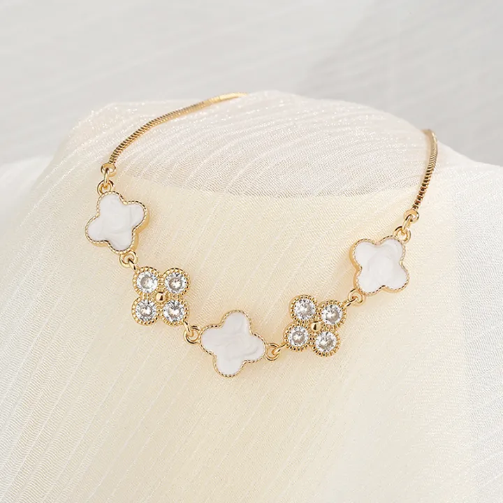 Exquisite%20Temperament%20Four%20Leaf%20Flower%20Bracelets%20Fashion%20Zircon%20Flower%20Bracelet%20JIJIN%20-%20Image%204