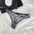 Foreign trade factory directly approved European and American printed thongs, feminine tight seam charm, simple skin-friendly and comfortable briefs. 
