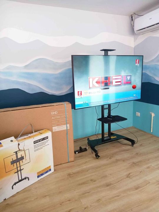 Portable%20TV%20Cart%20Height%20Adjustable%20-%2032%20to%2075%20Inch%20Mobile%20TV%20Stand%20with%20Webcam%20Shelf/Wheels,%20Floor%20Trolley%20for%20School/Office%20-%20Image%204