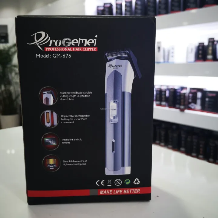 Progemei%20Rechargeable%20Professional%20Hair%20Clipper%20GM-676%20For%20Men%20-%20Image%204