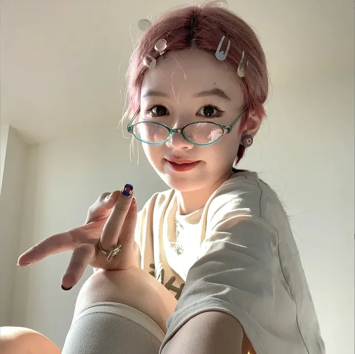Vintage%20Small%20Frame%20Oval%20Gradient%20Glasses%20Frame%20Plain%20Flat%20Glasses%20Myopia%20Concave%20Shape%20Woman%20-%20Image%203