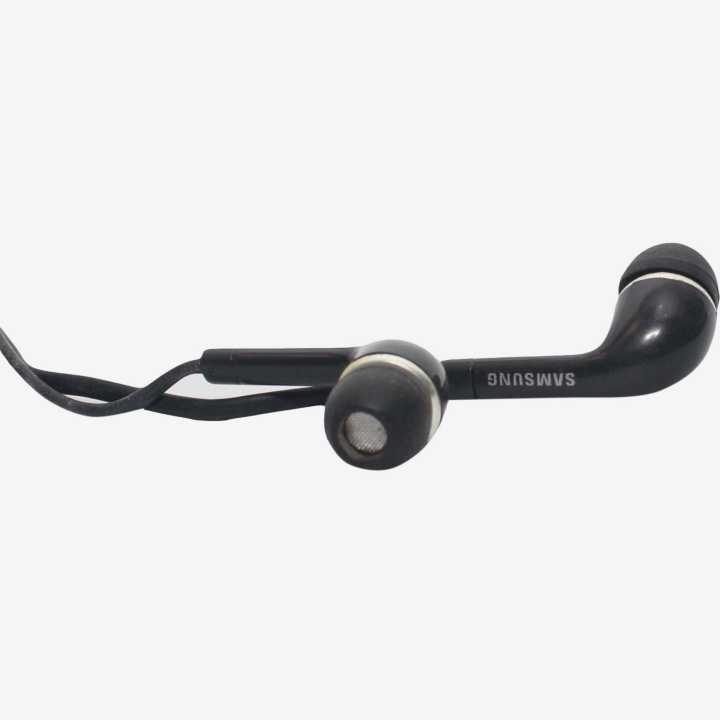 Universal%20EQ-HS330%20Bass%20Earphone%20-%20Image%202