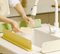 🧼 Silicone Kitchen Sink Splash Guard – Keep Your Counter Dry & Clean. 