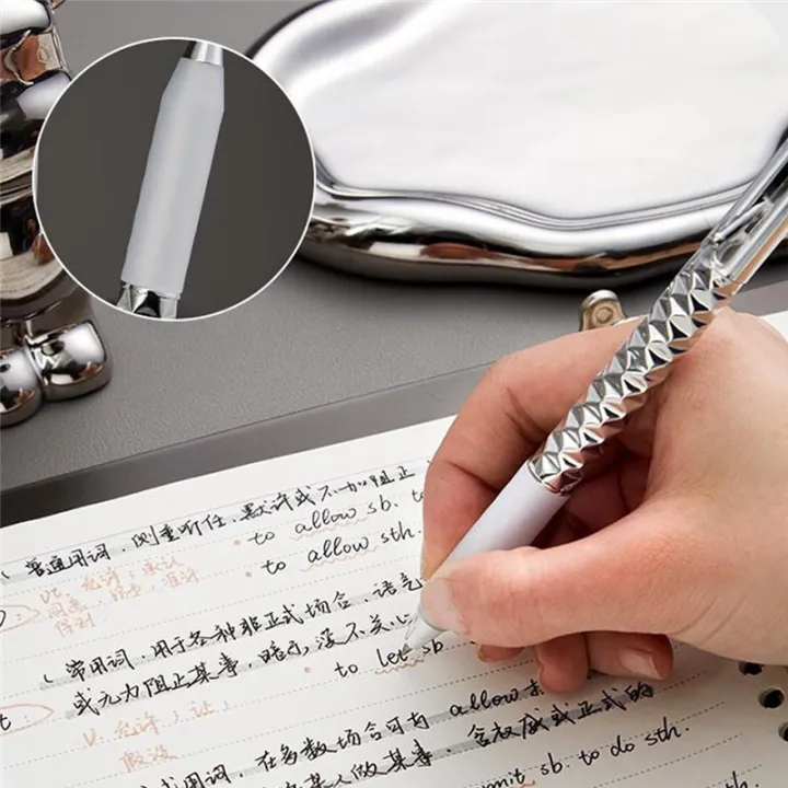 ARELENE%20Geometric%20Metal%20Crinkle%20Pen%20Fidget,%20Stress%20Relief%20Metal%20Shape%20Shifting%20Switchpen,%200.5mm%20Retractable%20Gel%20Pen,%20Black%20-%20Image%205