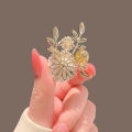 Fashion Small Daisy Flower Brooch Women Clothing Coat Jewelry Party Accessories Gift. 