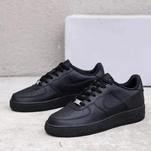 Air%20Force%201%20Full%20White%20Premium%20Sneakers%20For%20Men.%20-%20Image%204