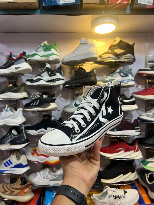 Classic%20Unisex%20Shoes%20For%20Men%20And%20Women%20By%20Jutta%20Ghar%20Nepal%20-%20Image%207