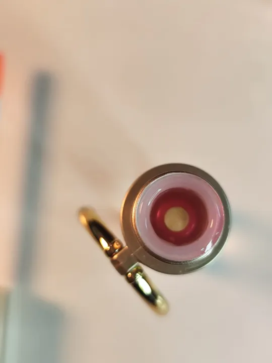 Kiss-Beauty%2024K%20Gold%20Magic%20Lip%20Gloss%20Oil%20Duo%20with%20Mirror%20-%20Image%206