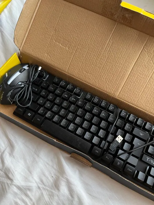 Wolf%20%20Wired%20USB%20Keyboard%20and%20Mouse%20Set%20Game%20Character%20Luminous%20Keyboard%20and%20Mouse%20-%20Image%202