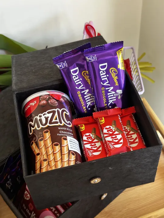 Chocolate%20Gift%20Box%20-%20Image%203