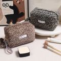Retro Casual Women's Cosmetic Bag Large Capacity Portable Leopard Print Cosmetic Bag Leopard Print Pattern Lightweight Make Up Organizer Daily Use. 