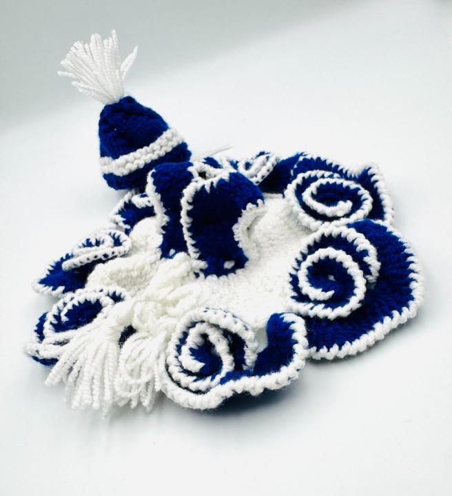 Handmade%20Woolen%20Laddu%20Gopal%20Dress%20with%20Cap%20%E2%80%93%20Blue%20&%20White%20Winter%20Poshak%20Set%20-%20Image%203