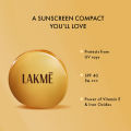 Lakme Sun Expert SPF 40 PA+++ Ultra Matte Compact with Power of Vitamin E and Iron Oxides (7gm). 